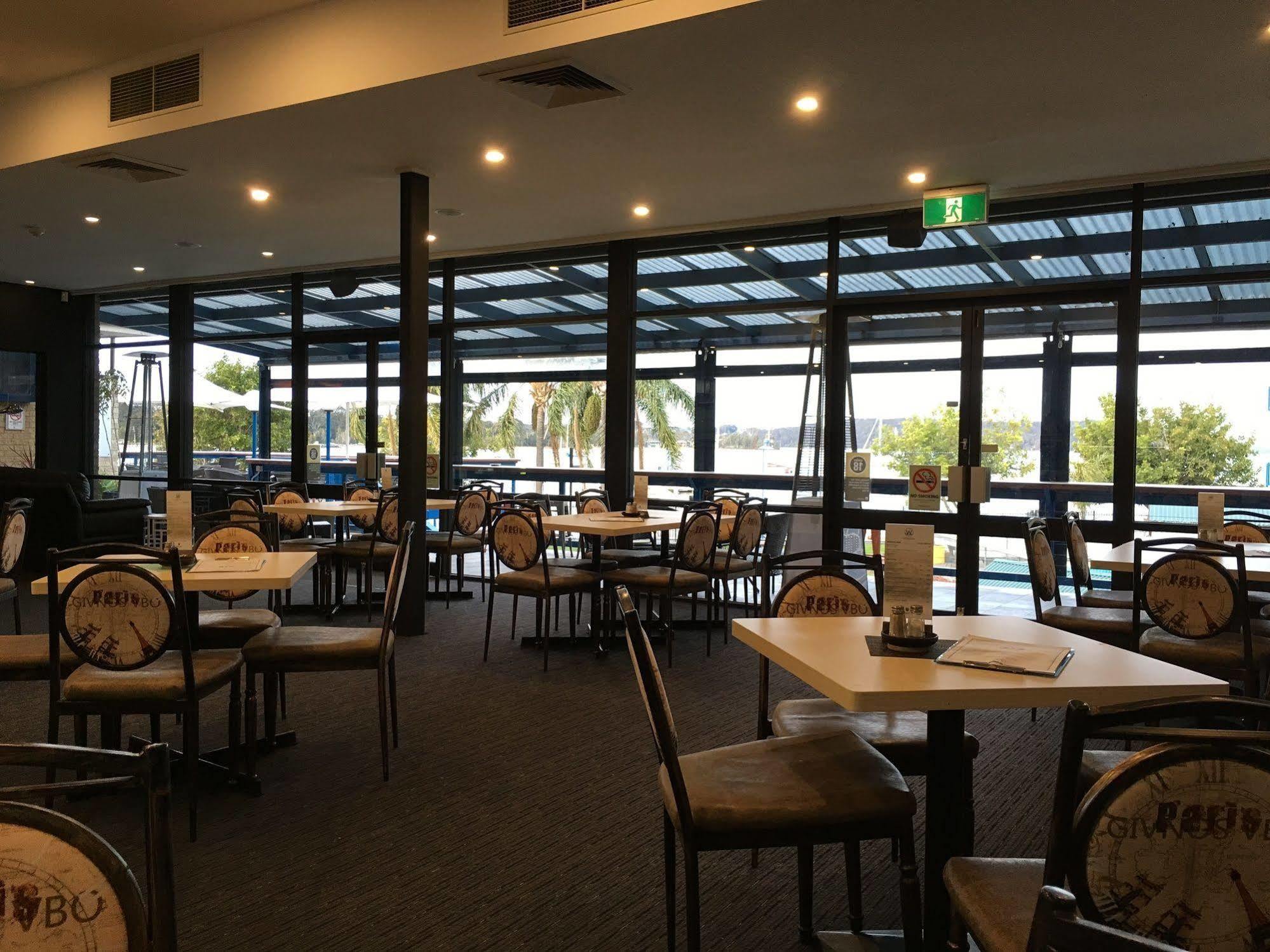 Motel Mariners On The Waterfront Batemans Bay Esterno foto
