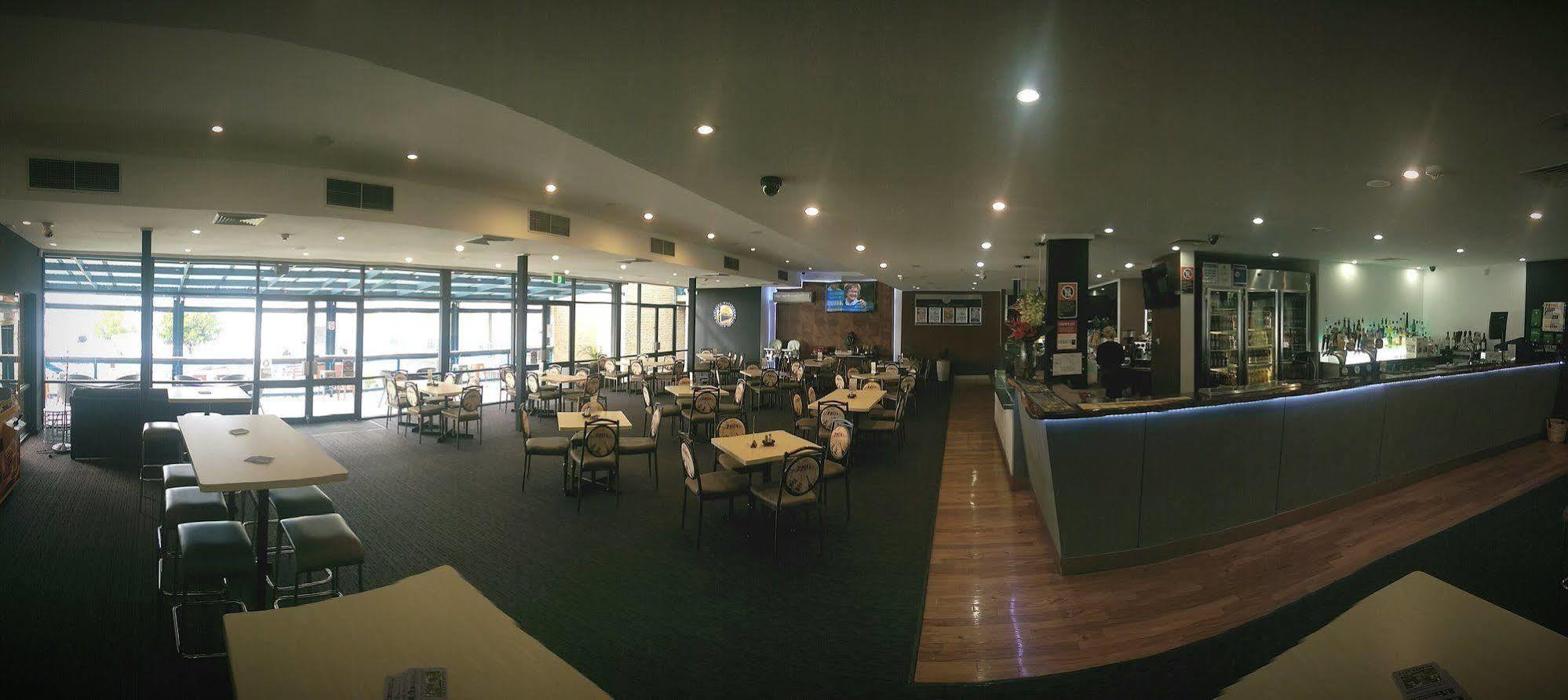 Motel Mariners On The Waterfront Batemans Bay Esterno foto